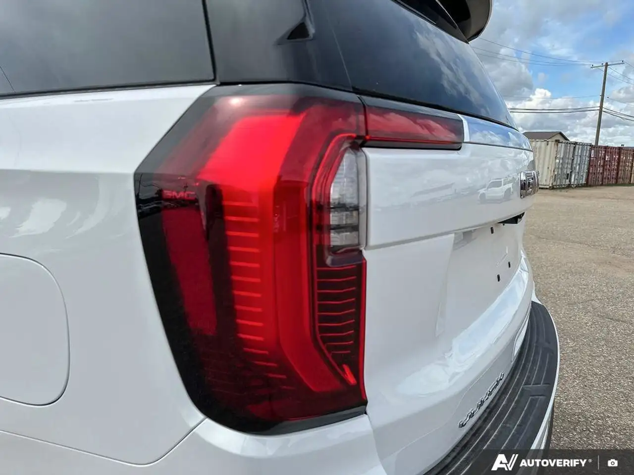 GMC Yukon photo GMC Yukon