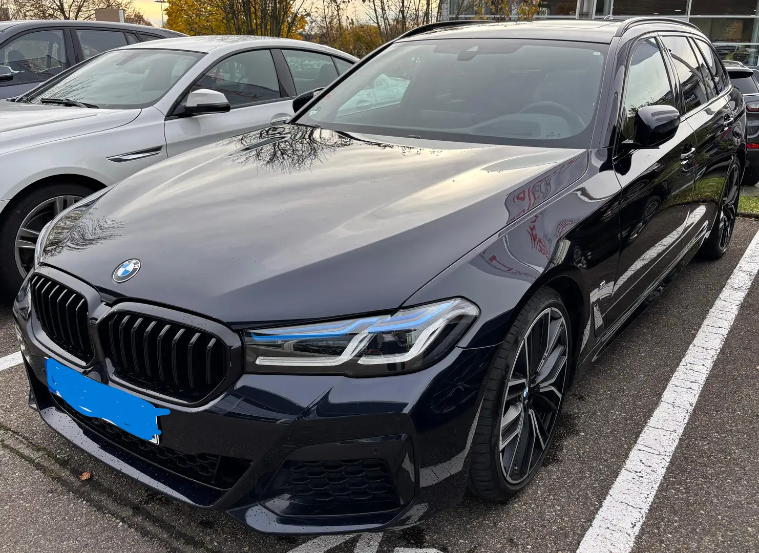 BMW 530 530 d Touring M Sport AHK LASER PANO SOUND KAMERA Schwarz - 2