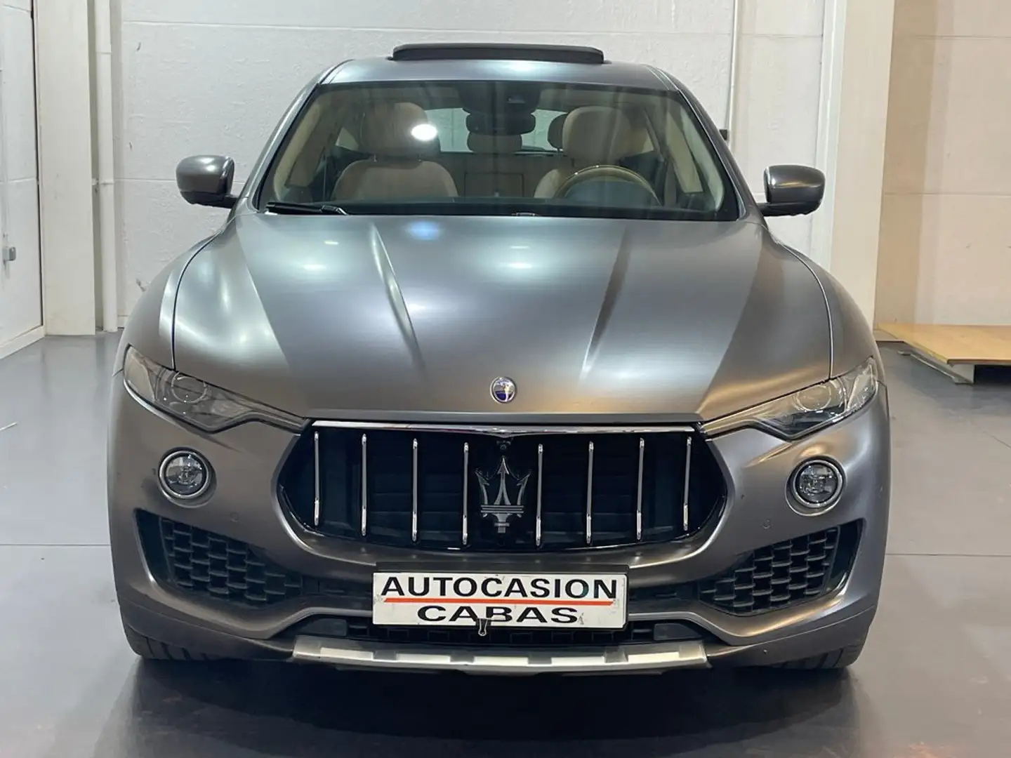 Maserati Levante V6 275 HP D AWD GranLusso Gris - 2