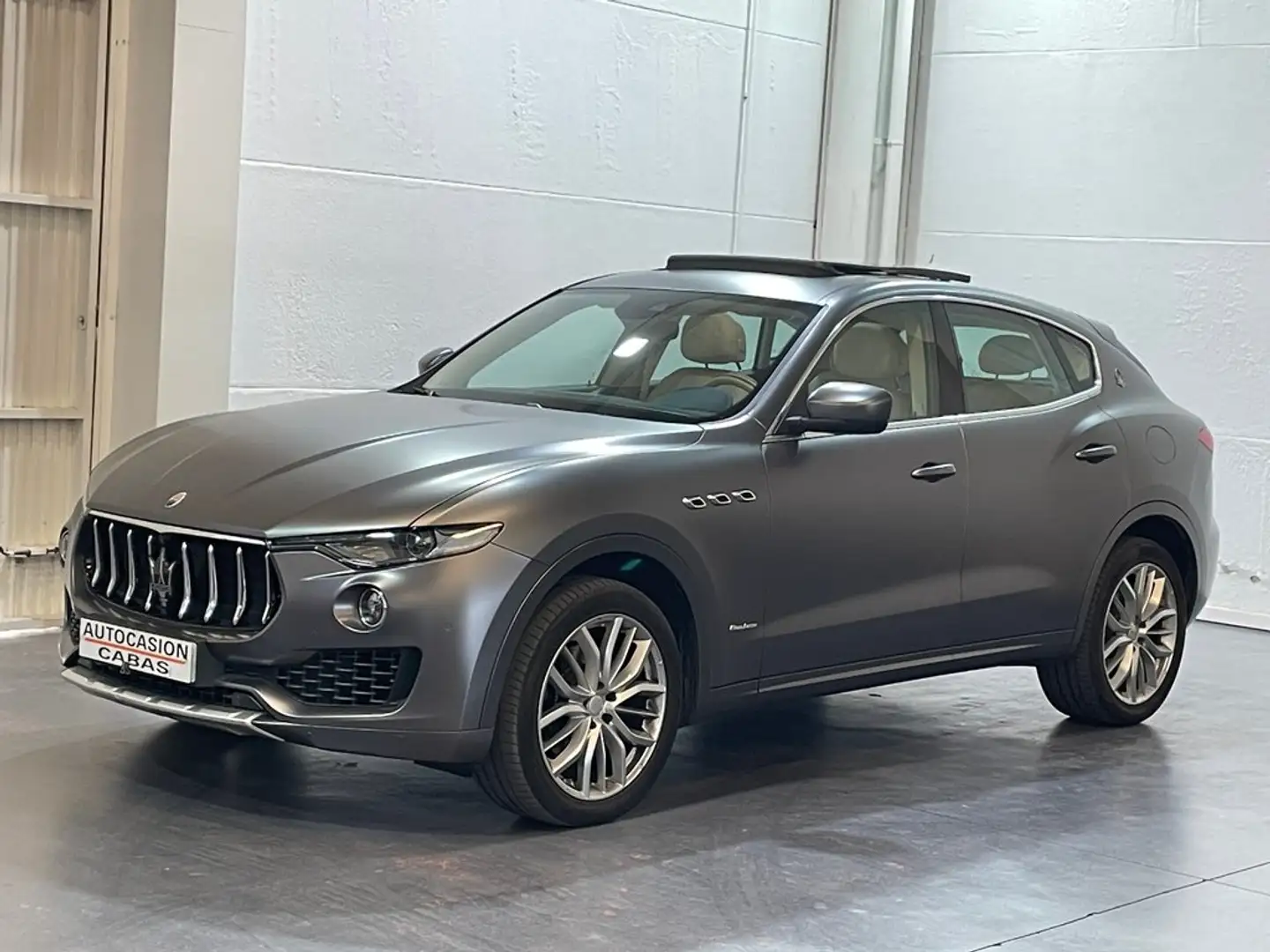 Maserati Levante V6 275 HP D AWD GranLusso Gris - 1