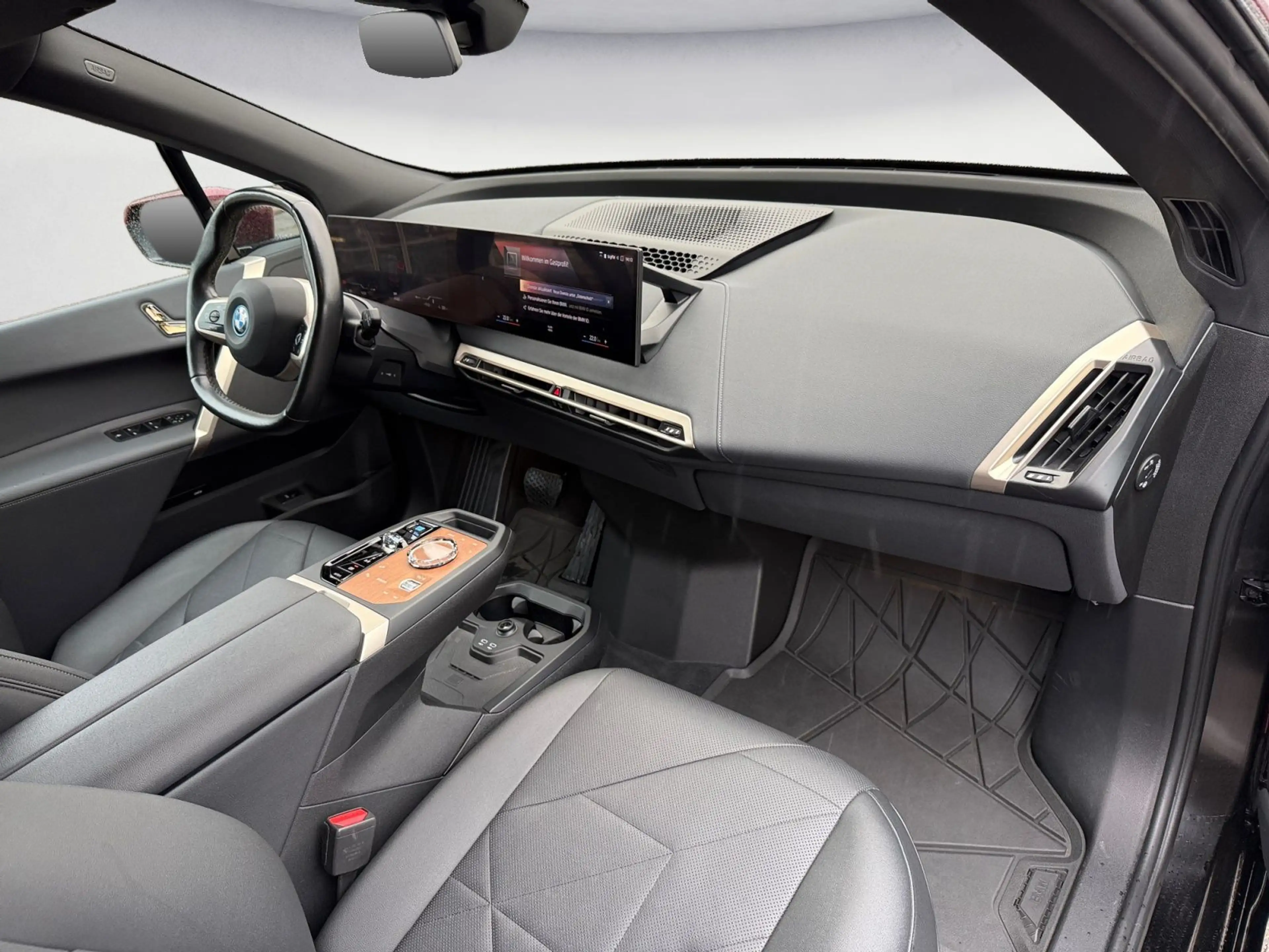 BMW iX xDrive40 Sportpaket Laserlicht AHK Harman K. — photo 15
