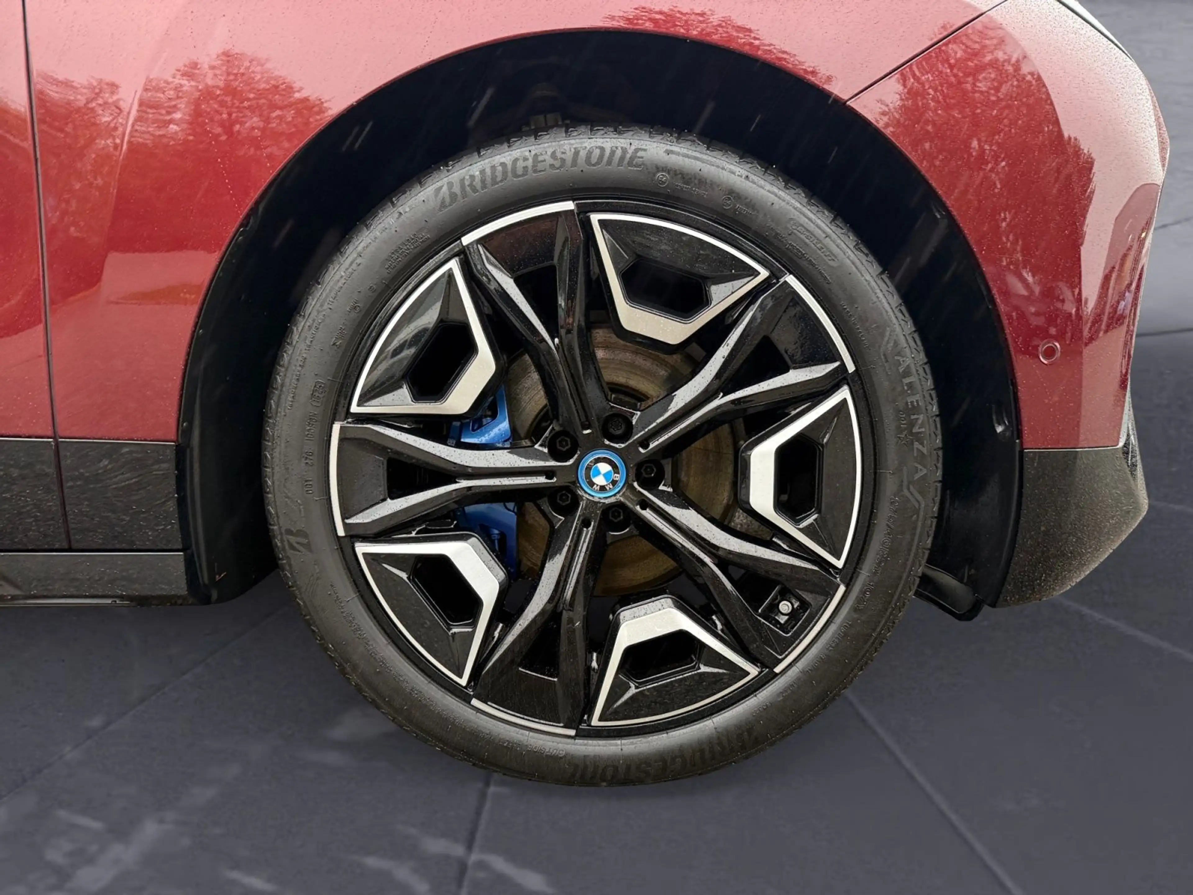 BMW iX xDrive40 Sportpaket Laserlicht AHK Harman K. — photo 9