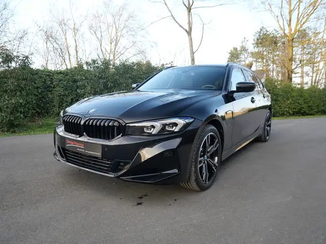 BMW 320 Touring PHEV Shadowline