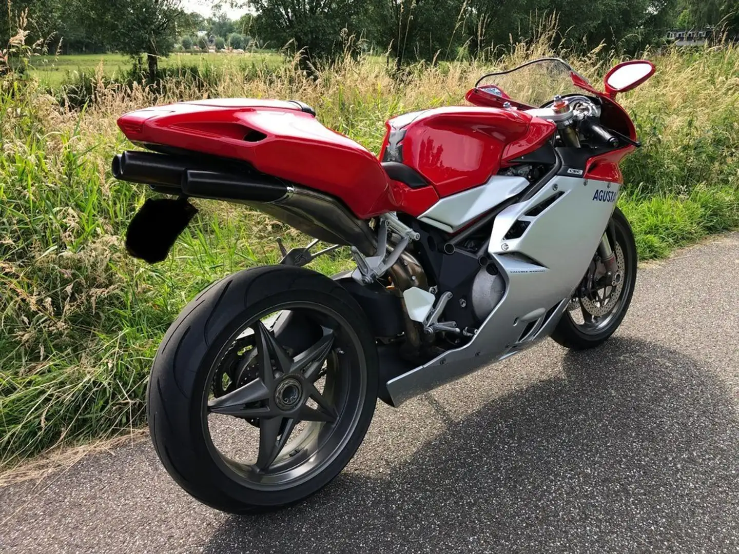 MV Agusta F4 750 Rouge - 2