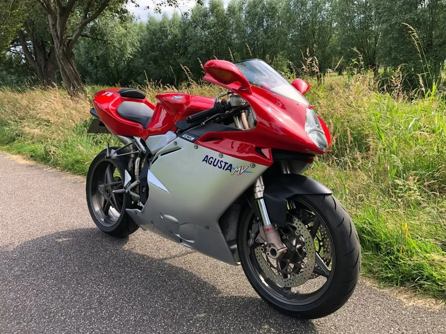 MV Agusta F4 750 Rouge - 1