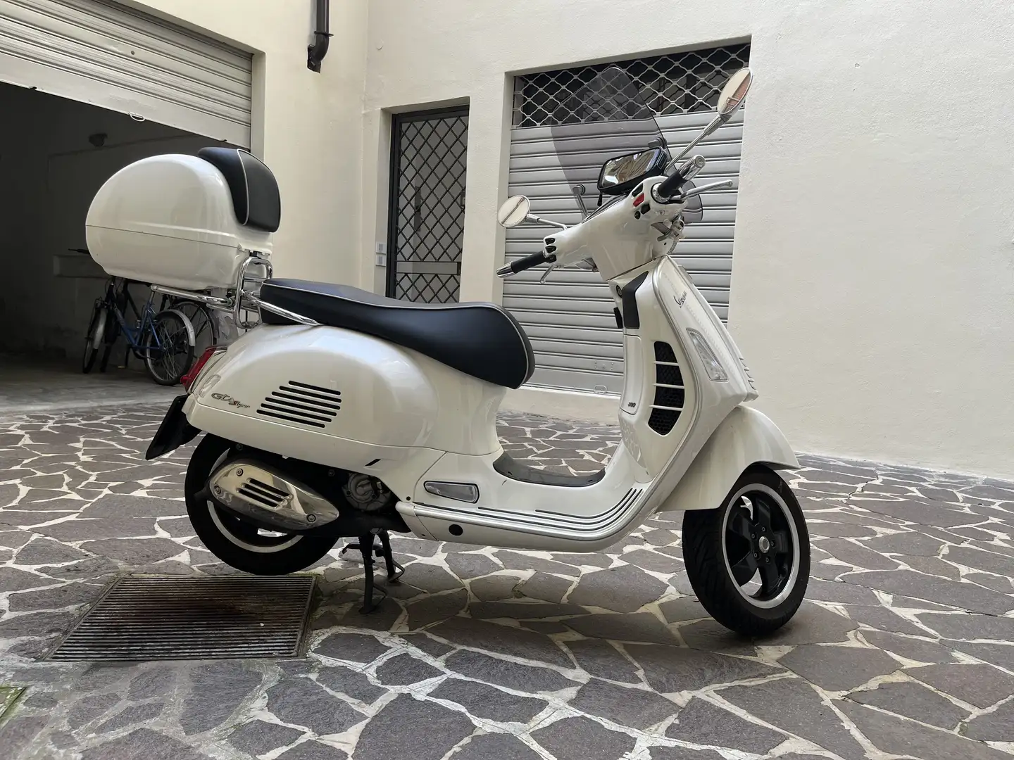 Piaggio GTS 300 gts300 super hpe e4 Blanco - 2