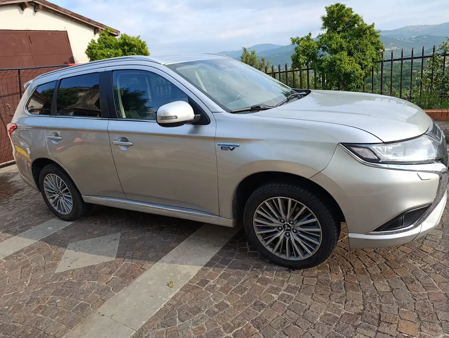 Mitsubishi Outlander Outlander III 2018 phev 2.4 Instyle 4wd Argento - 2