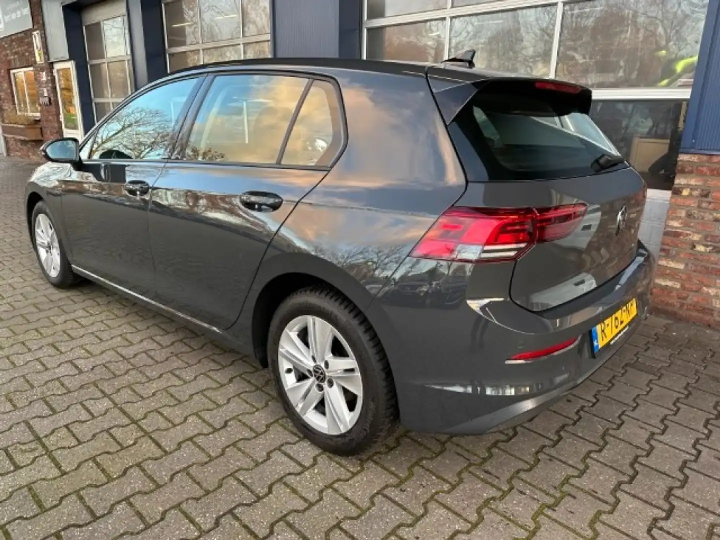 Volkswagen Golf 1.0 ETSI LIFE Gris - 2