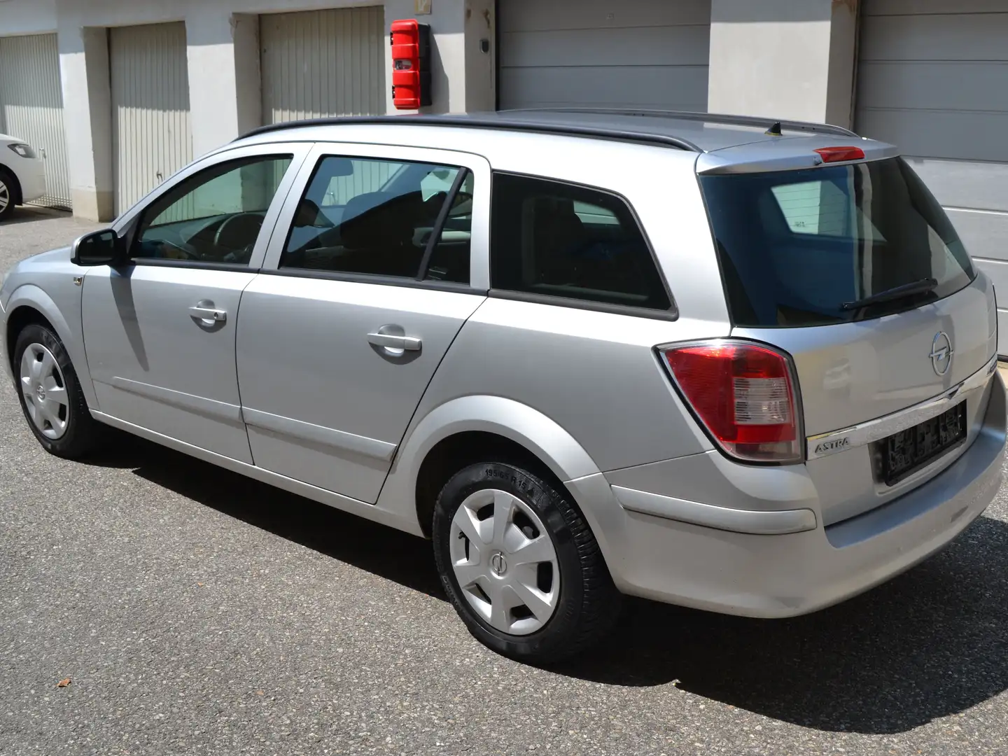 Opel Astra Astra 1,4 Caravan Styleplus Styleplus Silber - 2