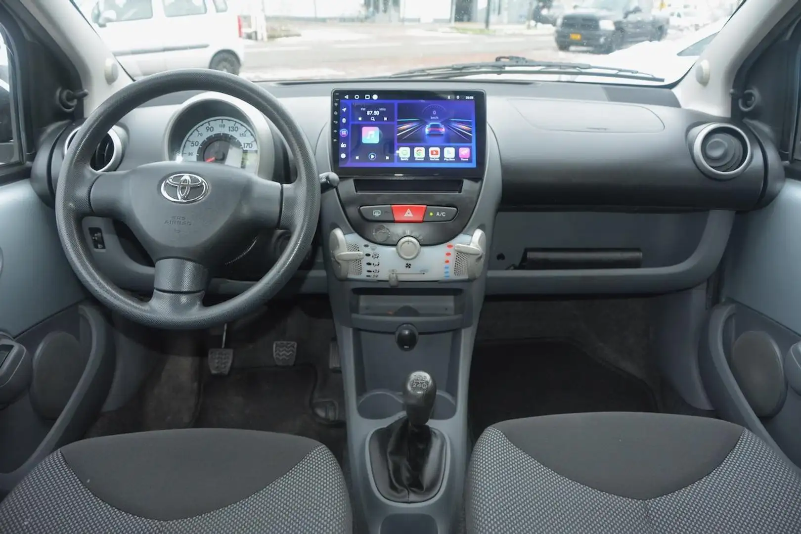 Toyota Aygo 1.0-12V Comfort Airco|Camera|NAVI|Carplay Grijs - 2