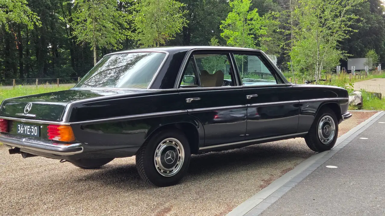 Mercedes-Benz 200 W115, foto 6