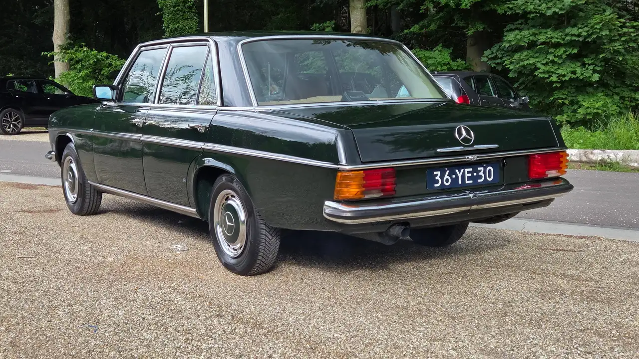 Mercedes-Benz 200 W115, foto 3