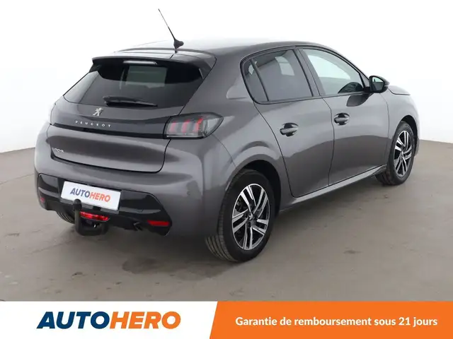 Peugeot 208 view 6