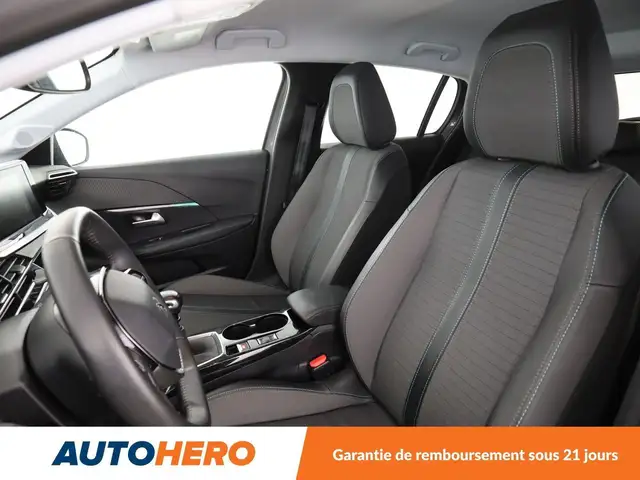 Peugeot 208 view 10
