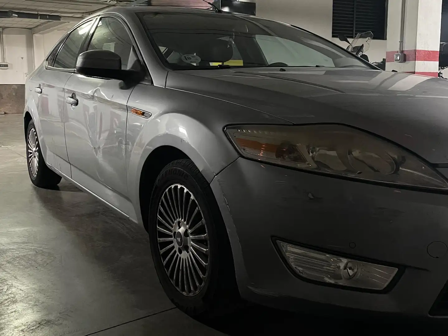 Ford Mondeo Mondeo SB 1.8TDCi Econetic Plateado - 2