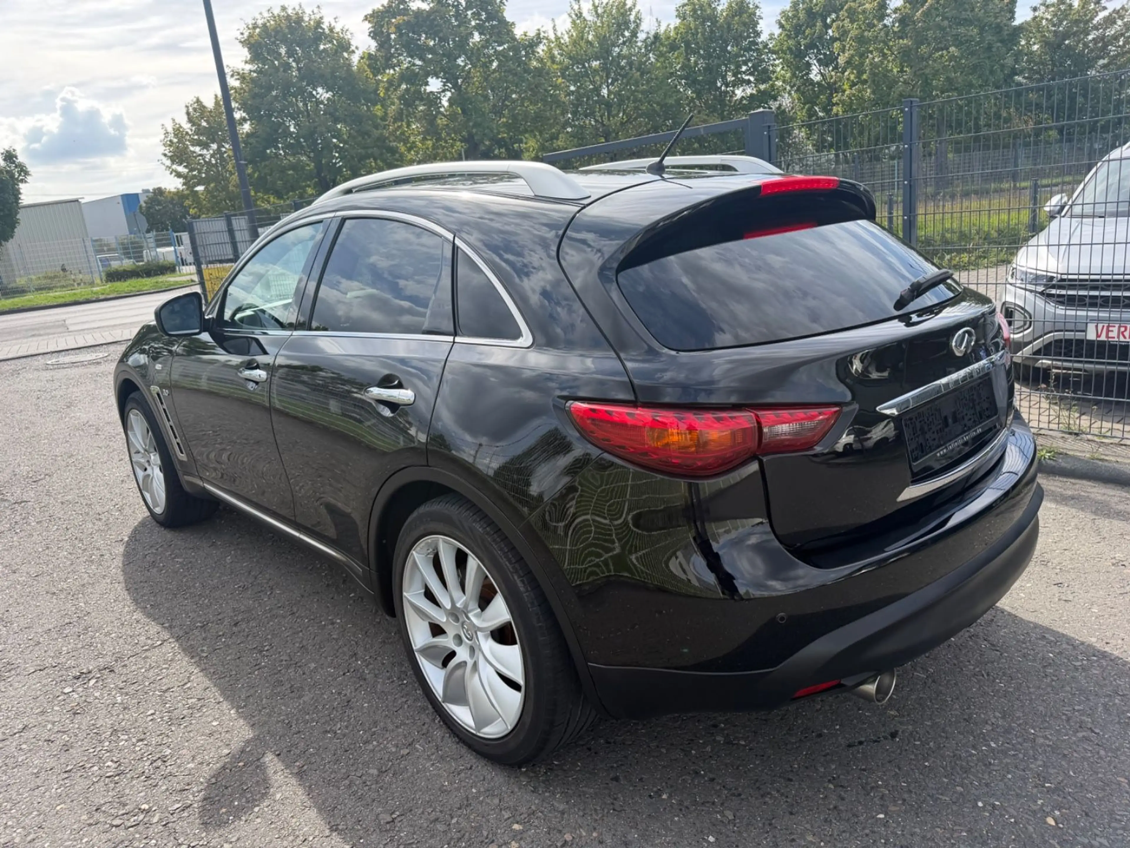 Infiniti QX70 FX 3.0d S Navi+Camera 360/BOSE Sound/Leder — photo 6