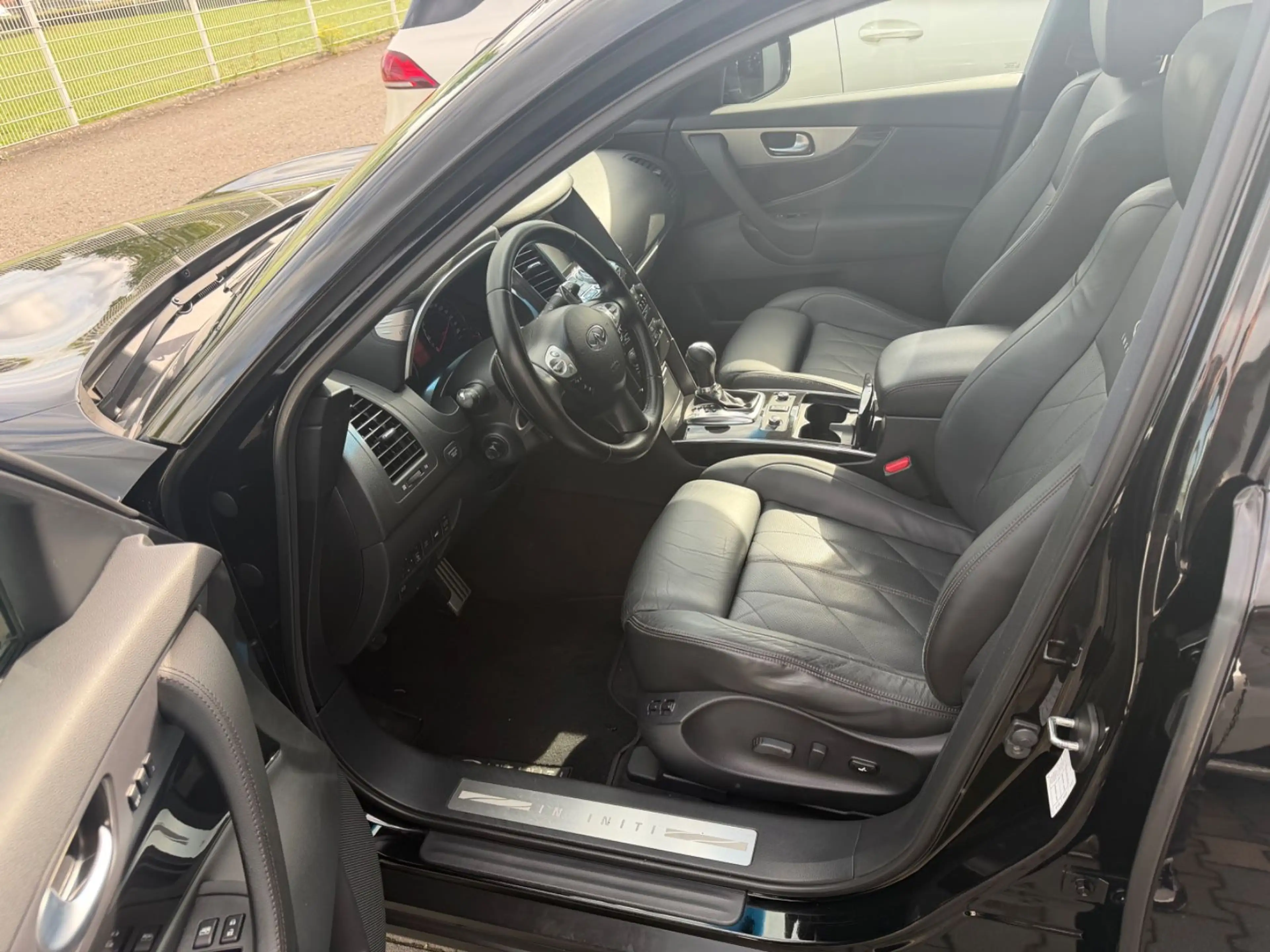 Infiniti QX70 FX 3.0d S Navi+Camera 360/BOSE Sound/Leder — photo 8