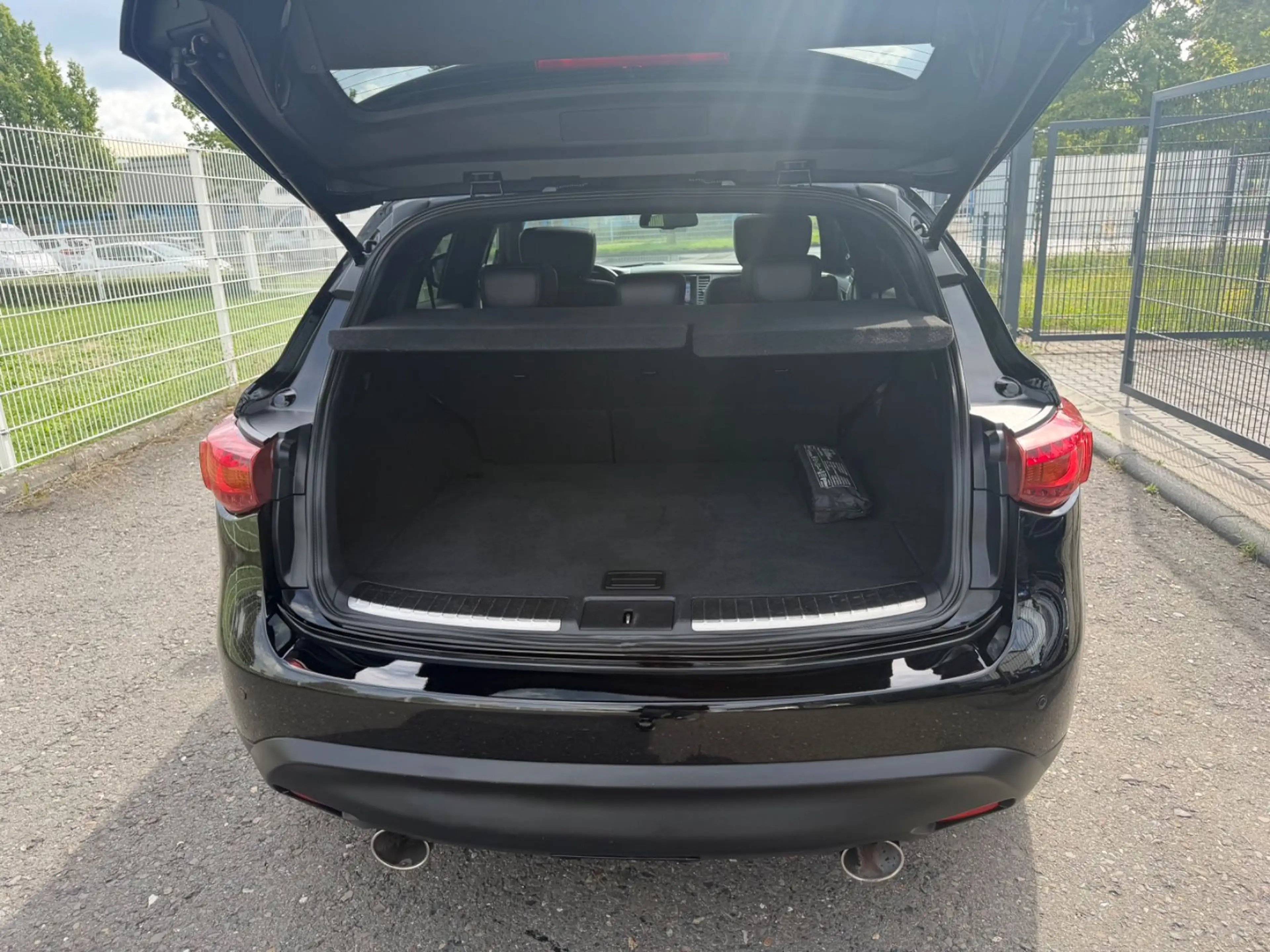 Infiniti QX70 FX 3.0d S Navi+Camera 360/BOSE Sound/Leder — photo 14