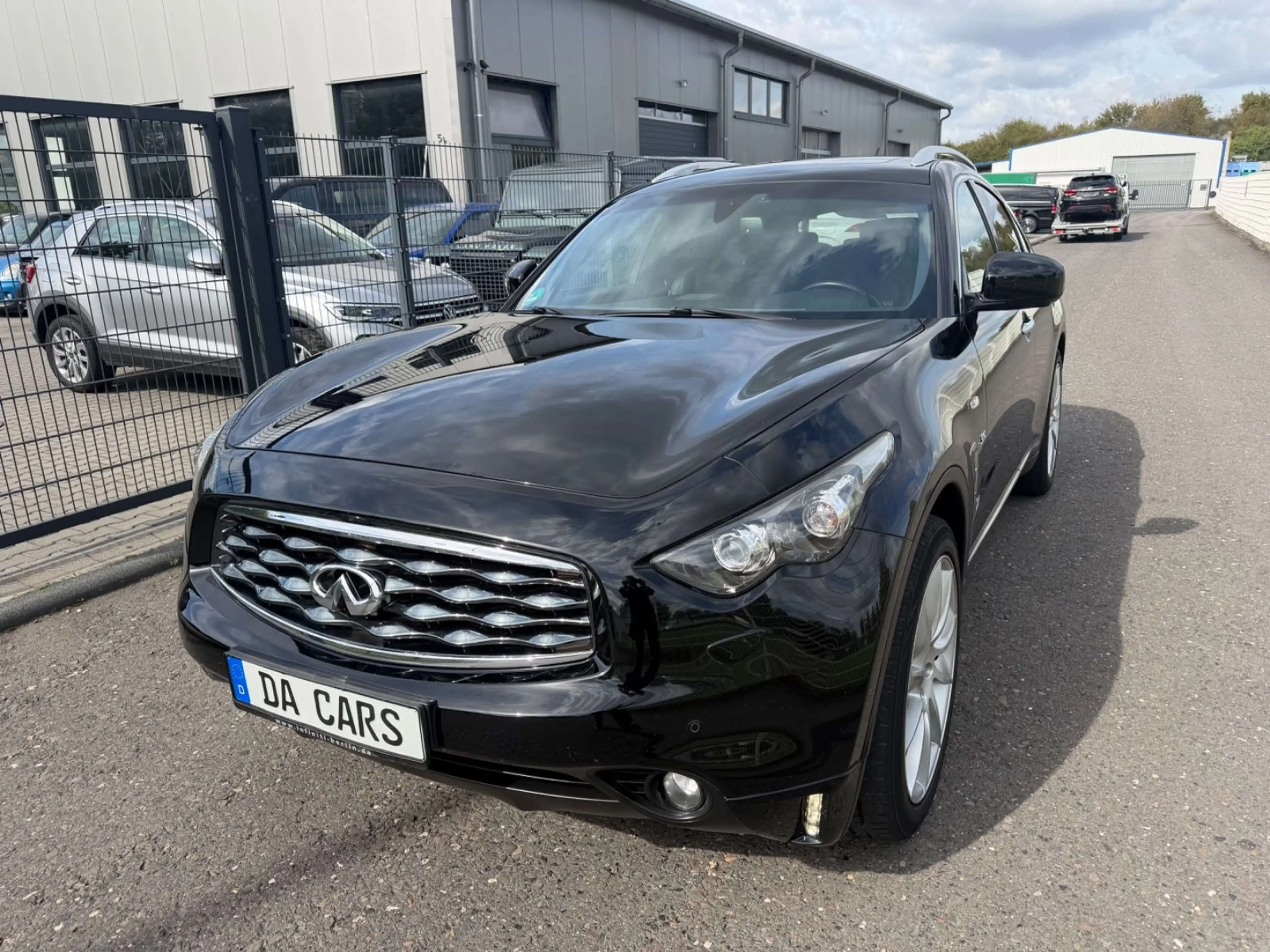 Infiniti QX70 FX 3.0d S Navi+Camera 360/BOSE Sound/Leder — photo 3