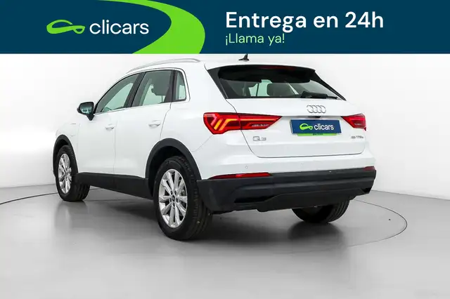 Audi Q3 view 9