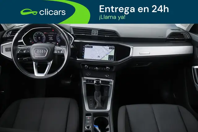 Audi Q3 view 13