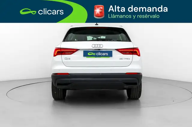 Audi Q3 view 4