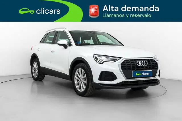 Audi Q3 view 3
