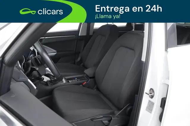 Audi Q3 view 14