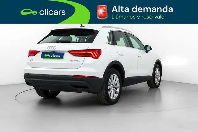 Audi Q3 view 5