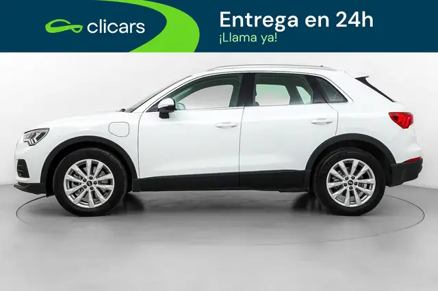 Audi Q3 view 8