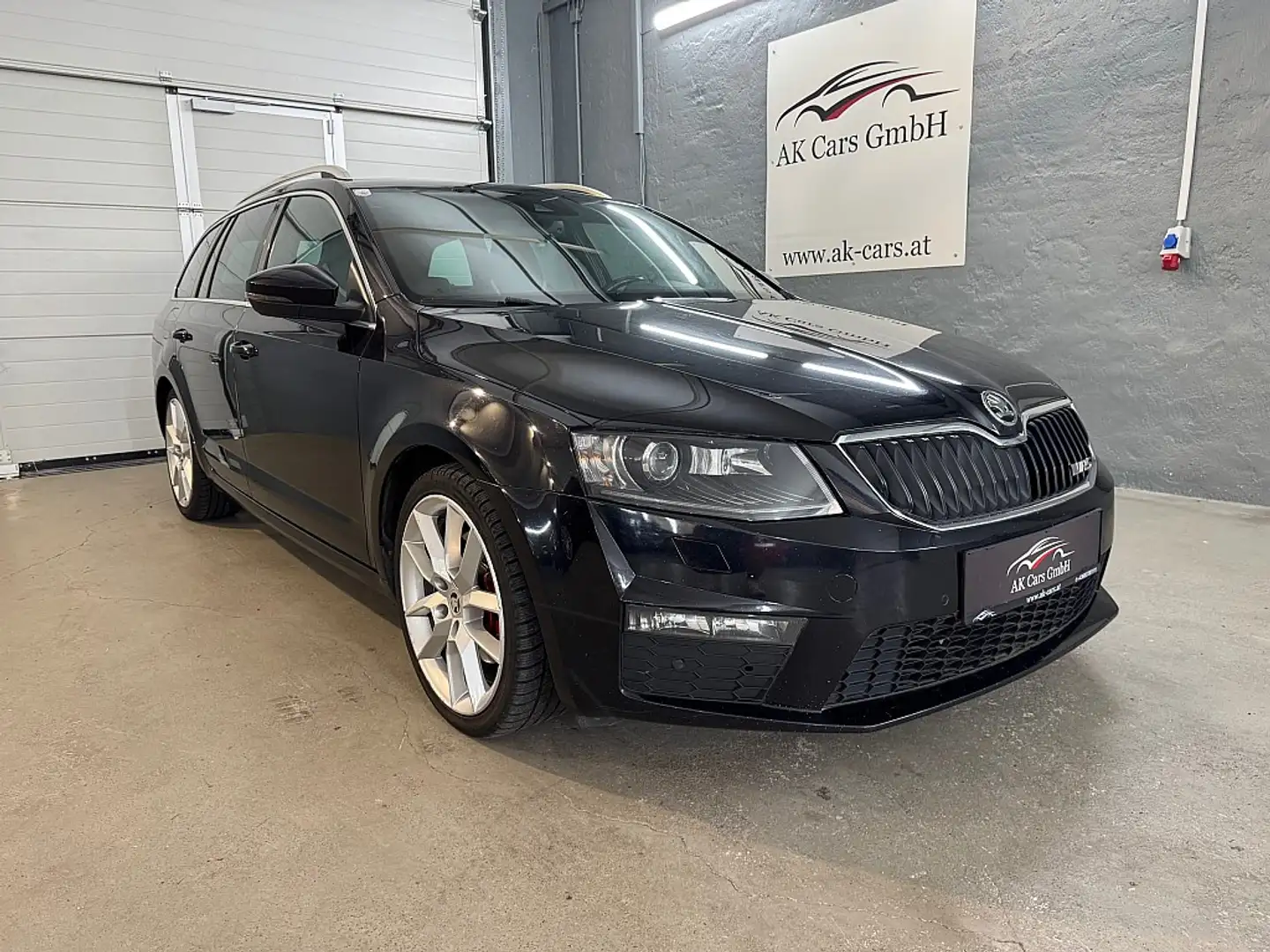 Skoda Octavia Combi RS 2,0 TDI DSG Schwarz - 2