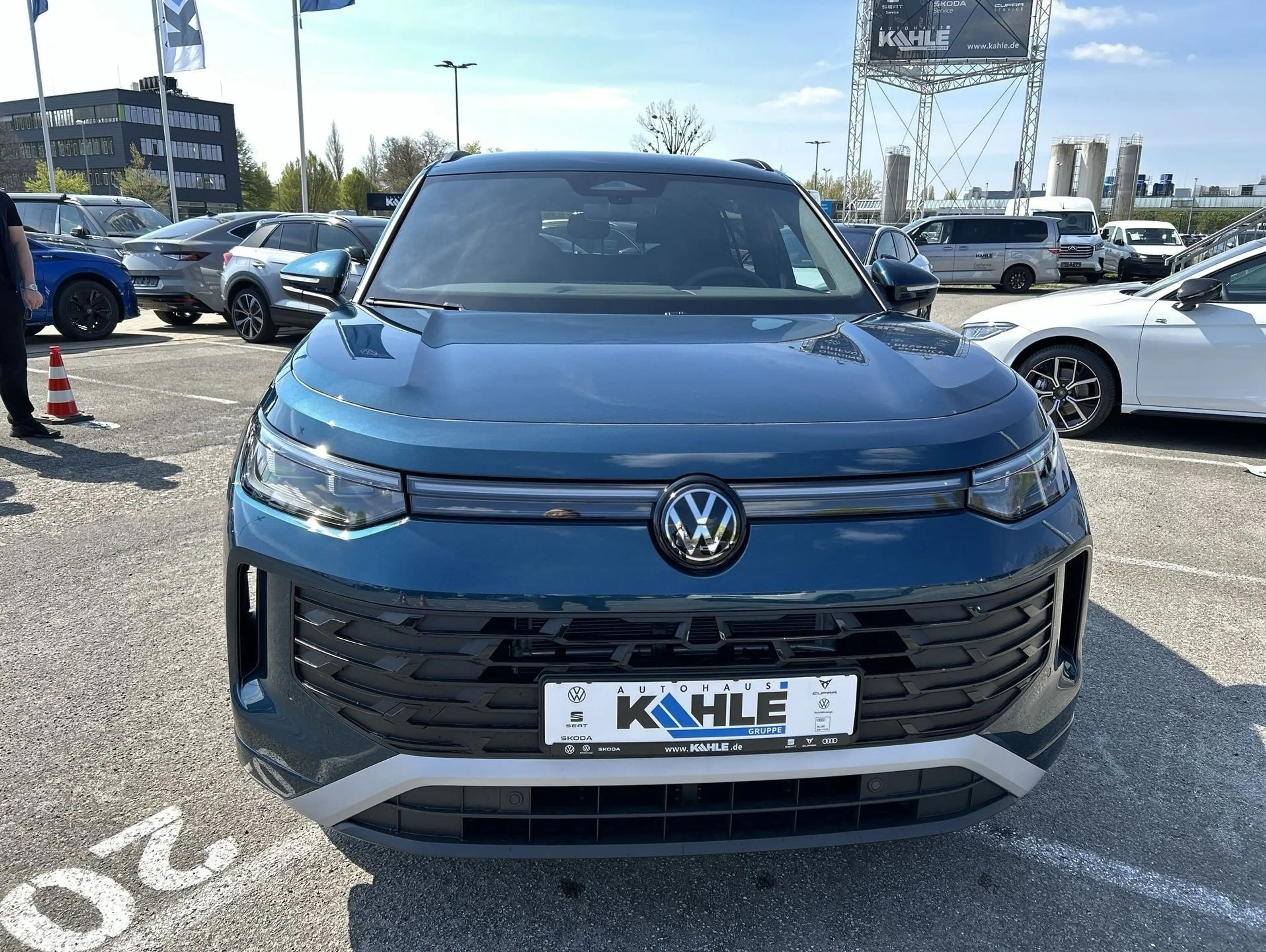 Volkswagen Tayron Life 1.5 l eHybrid 85 kW (115 PS) AHK WInterPaket — photo 4