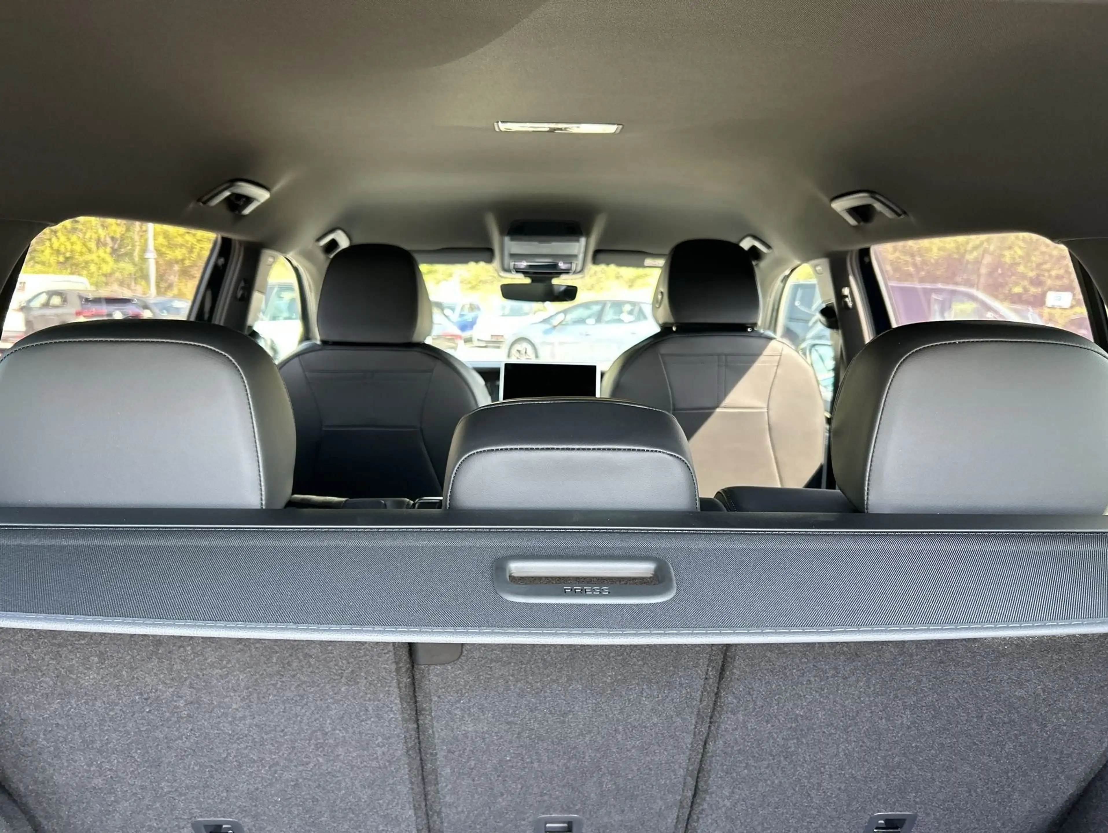 Volkswagen Tayron Life 1.5 l eHybrid 85 kW (115 PS) AHK WInterPaket — photo 11