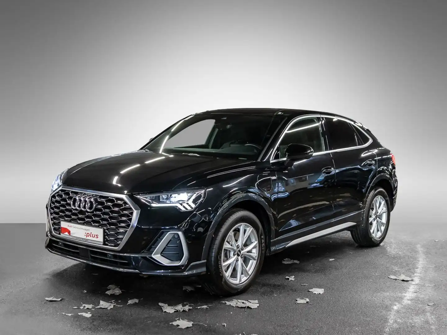 Audi Q3 45 TFSI e S line Standklima LED Schwarz - 2