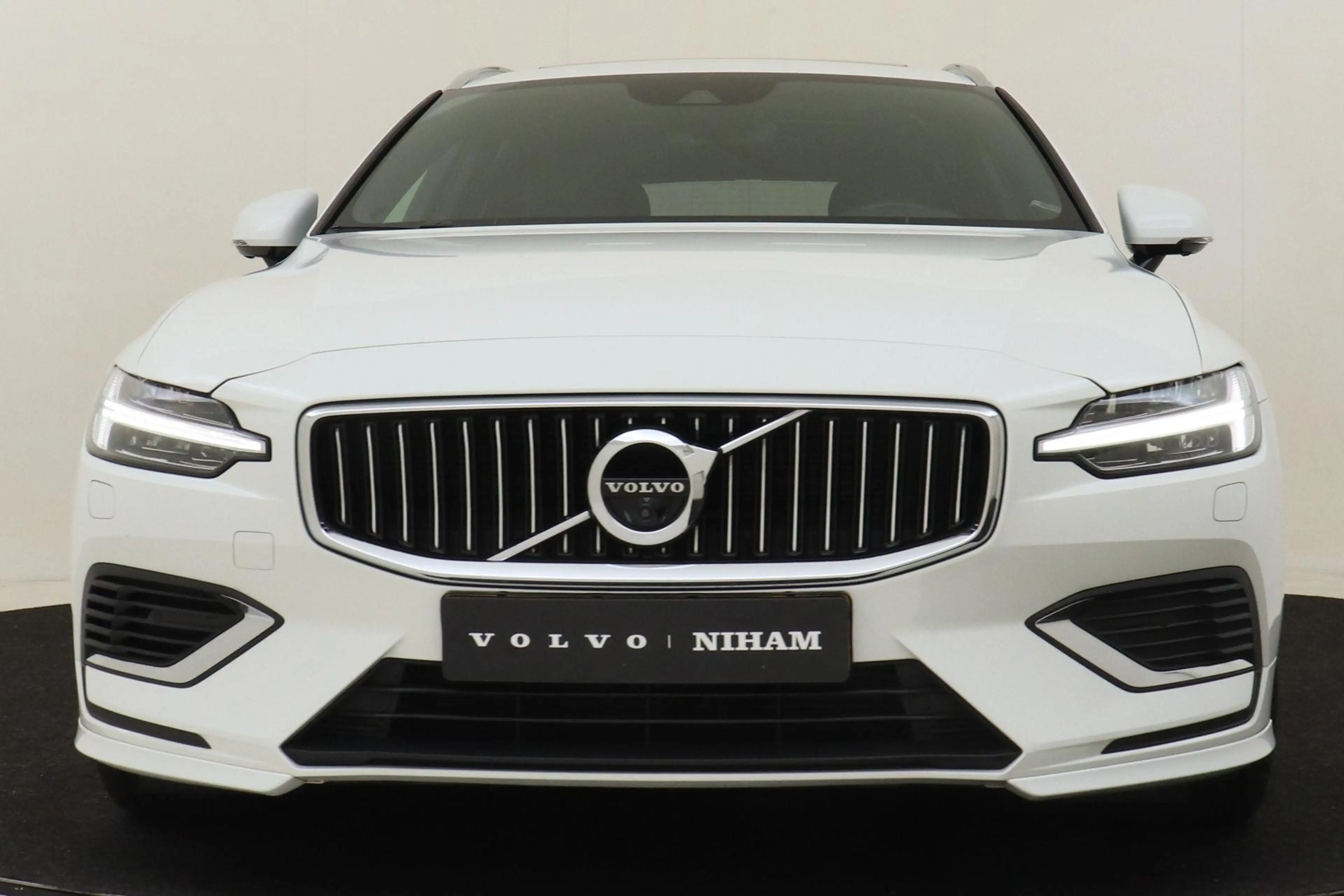 Volvo V60 T8 TWIN ENGINE AWD INSCRIPTION *VOL!* -PANO.DAK|HA — photo 9