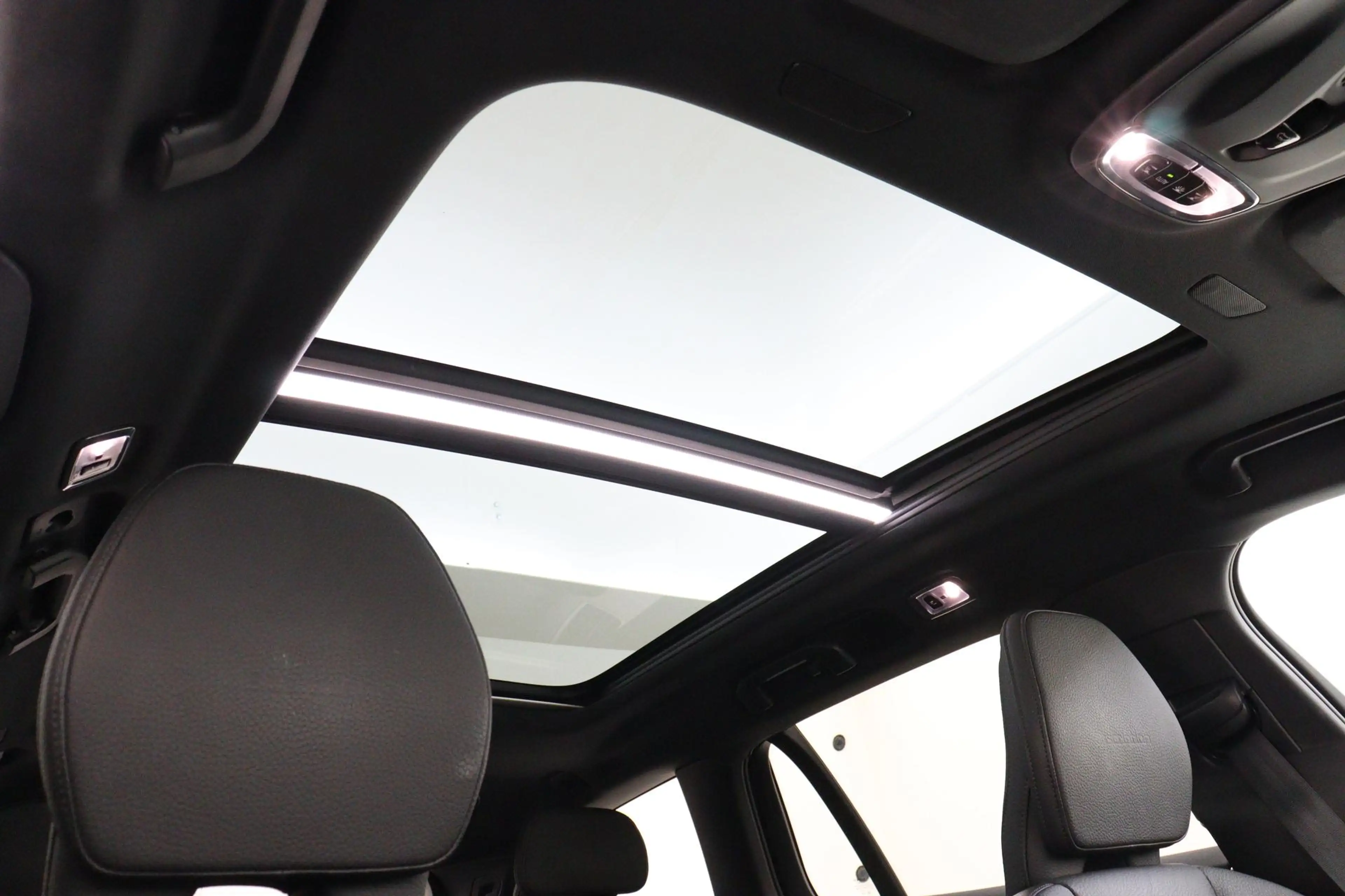 Volvo V60 T8 TWIN ENGINE AWD INSCRIPTION *VOL!* -PANO.DAK|HA — photo 12