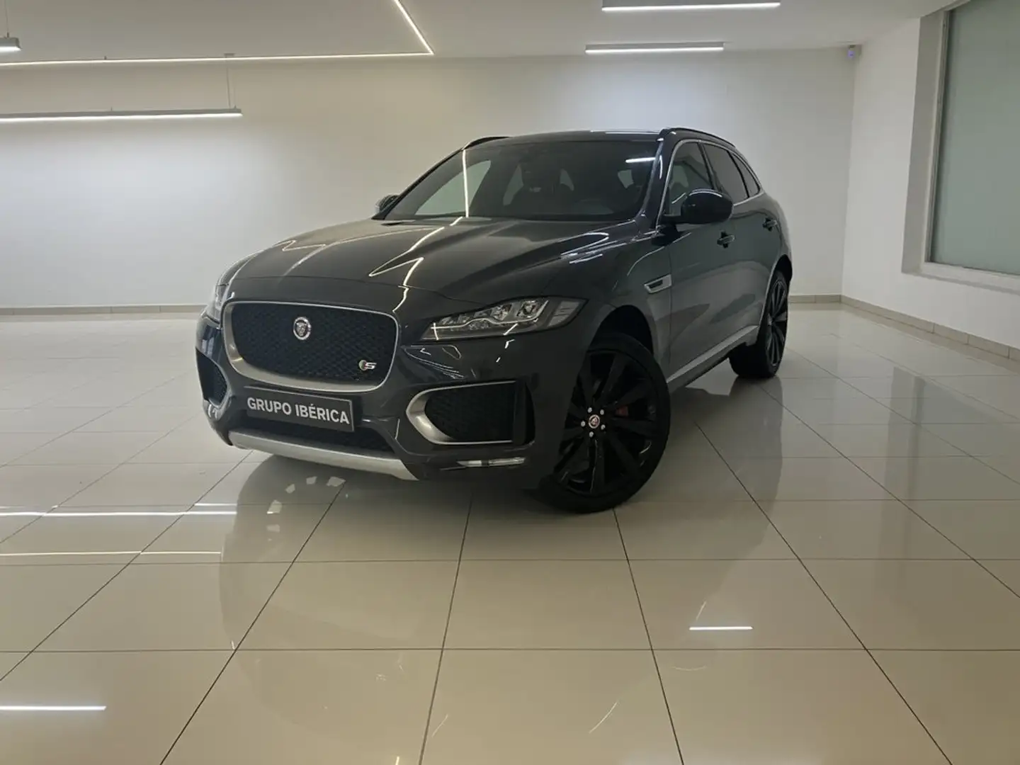 Jaguar F-Pace 3.0 V6 S/C S Aut. AWD 380 Gris - 1