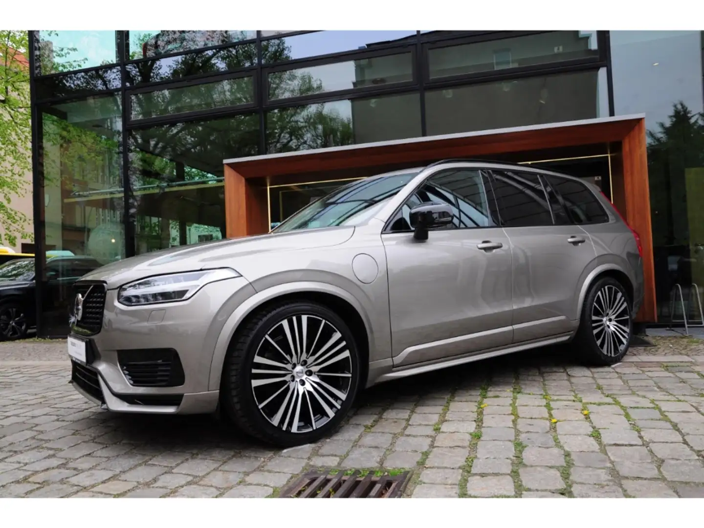 Volvo XC90 T8 Recharge R-Design Expression *Luft*HUD*Pano*SH* Gris - 2