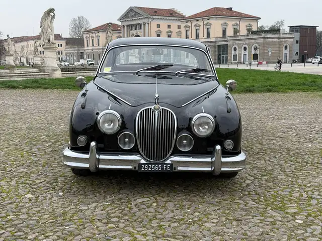 Jaguar MK II