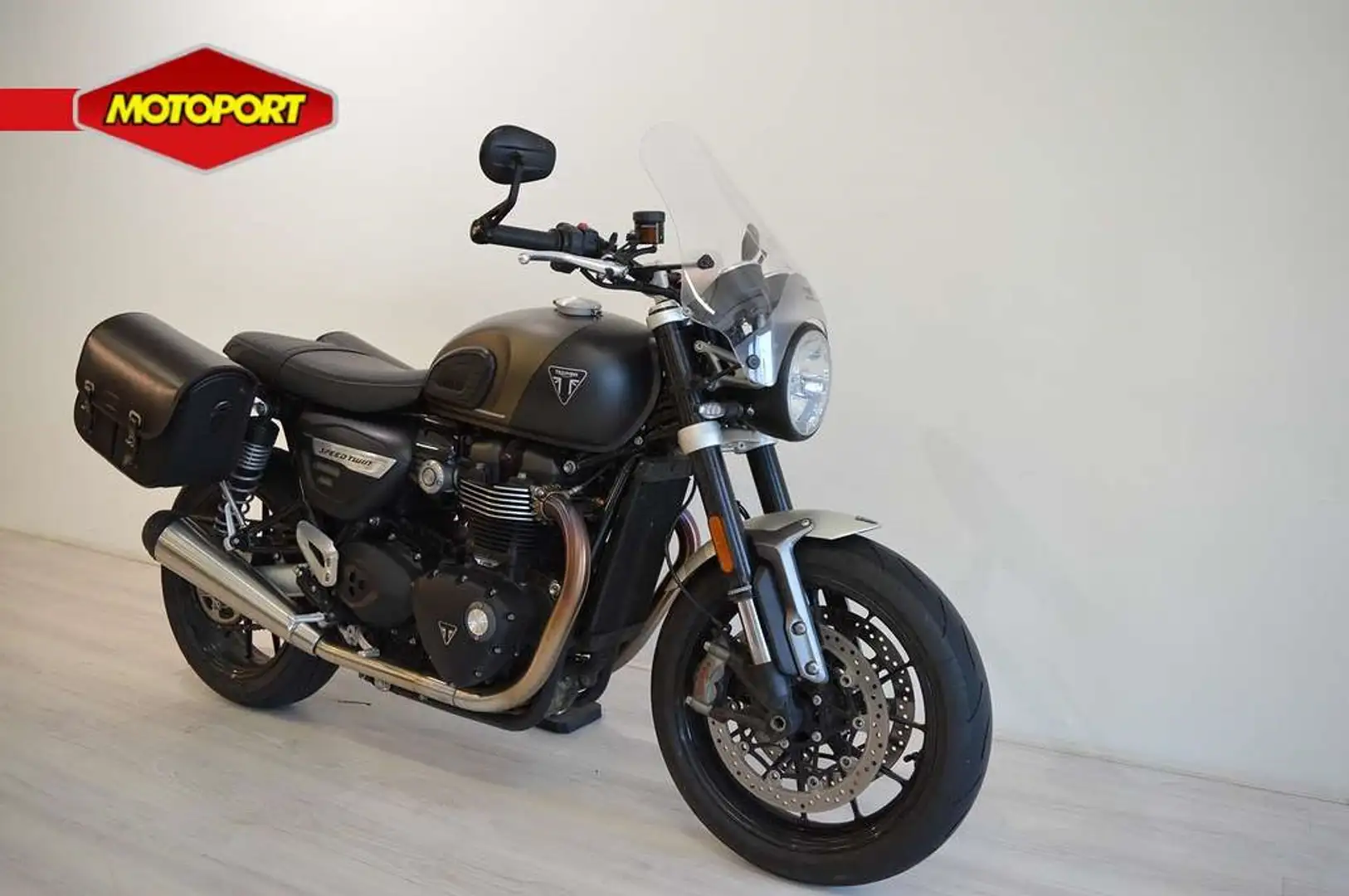 Triumph Speed Twin 1200 Zwart - 2