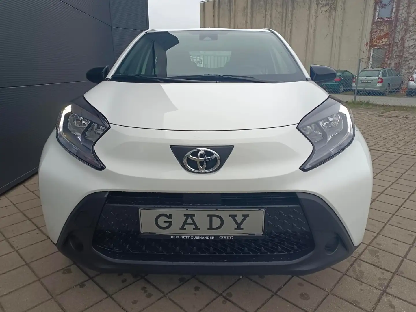Toyota Aygo X 1,0 VVT-i Play Blanc - 2