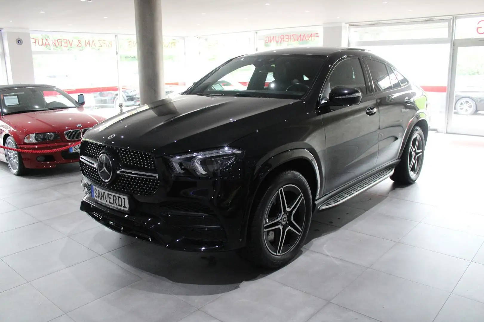 Mercedes-Benz GLE 300 d 4MATIC AMG-SPORTPAKET NIGHT DIAMANT Negru - 1
