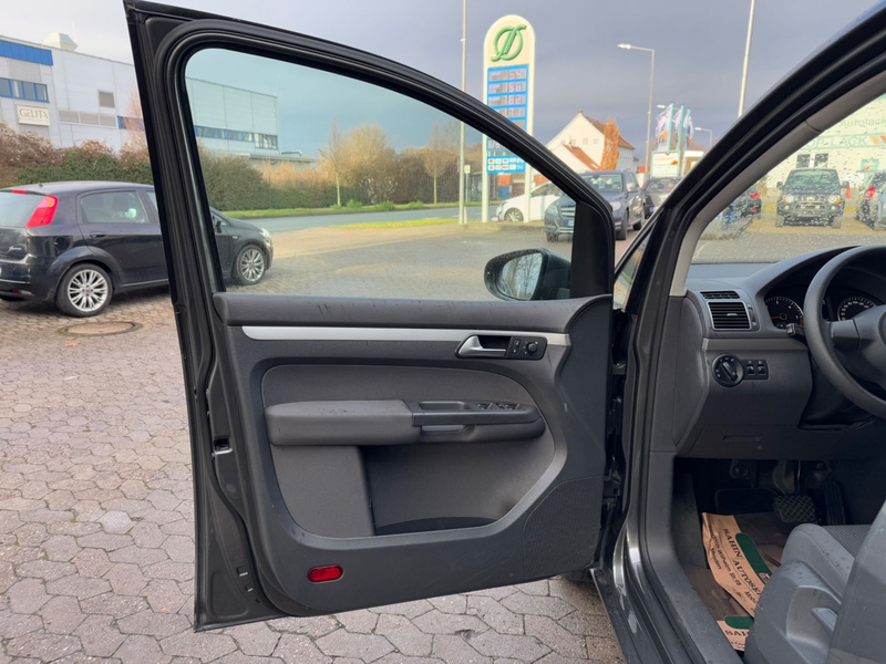 Volkswagen Touran Trendline BMT — photo 7