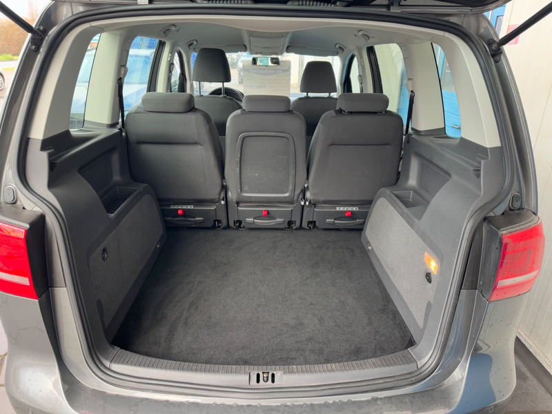 Volkswagen Touran Trendline BMT — photo 12