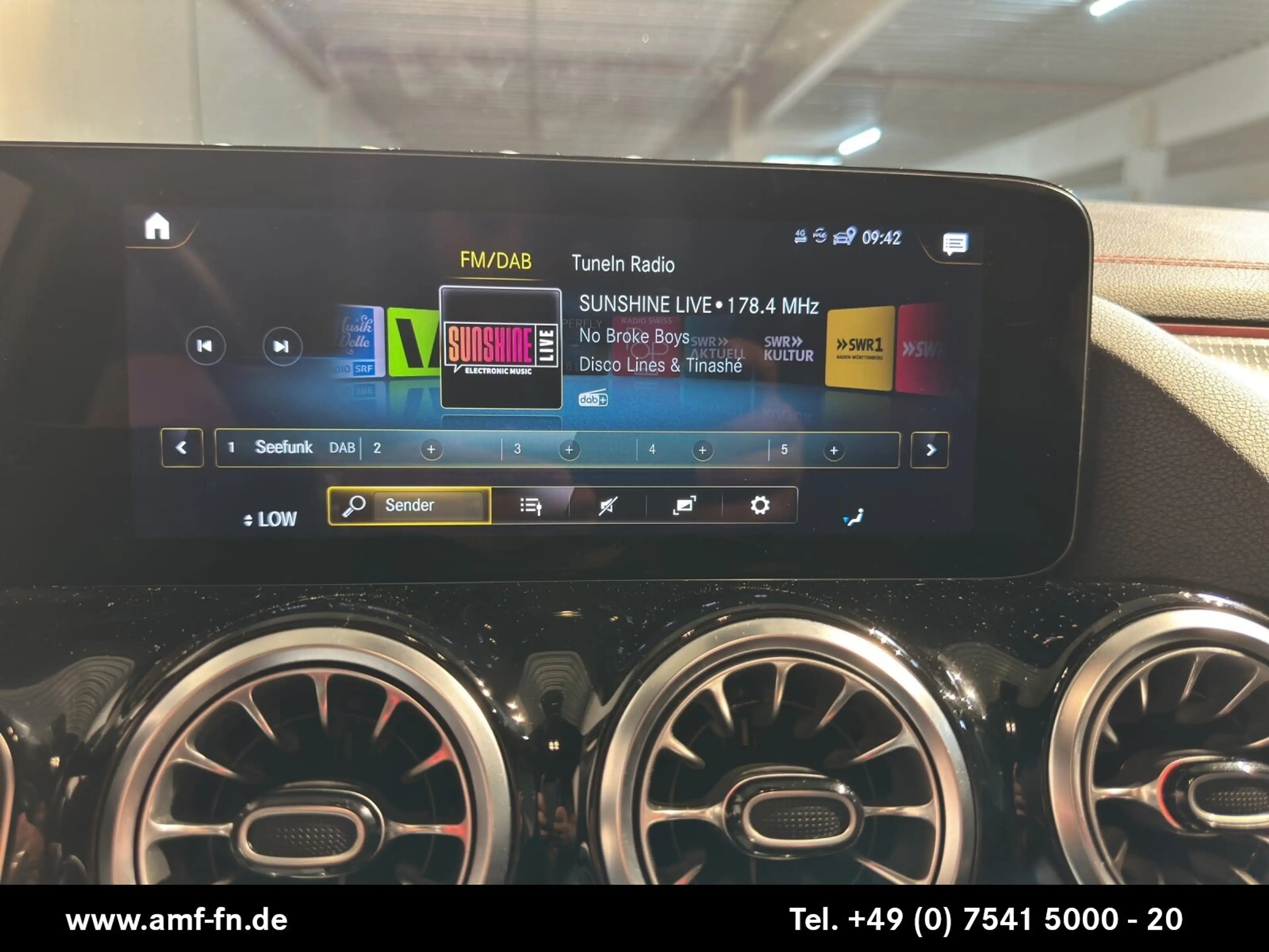 Mercedes-Benz EQA 300 EQA 300 4M AMG Line +LED+TOTW+RFK+CARPLAY+SHZ+ — photo 13