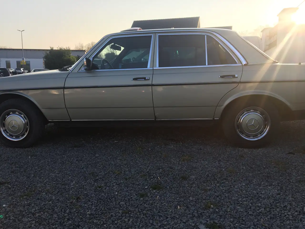 Mercedes-Benz 230 E, foto 7
