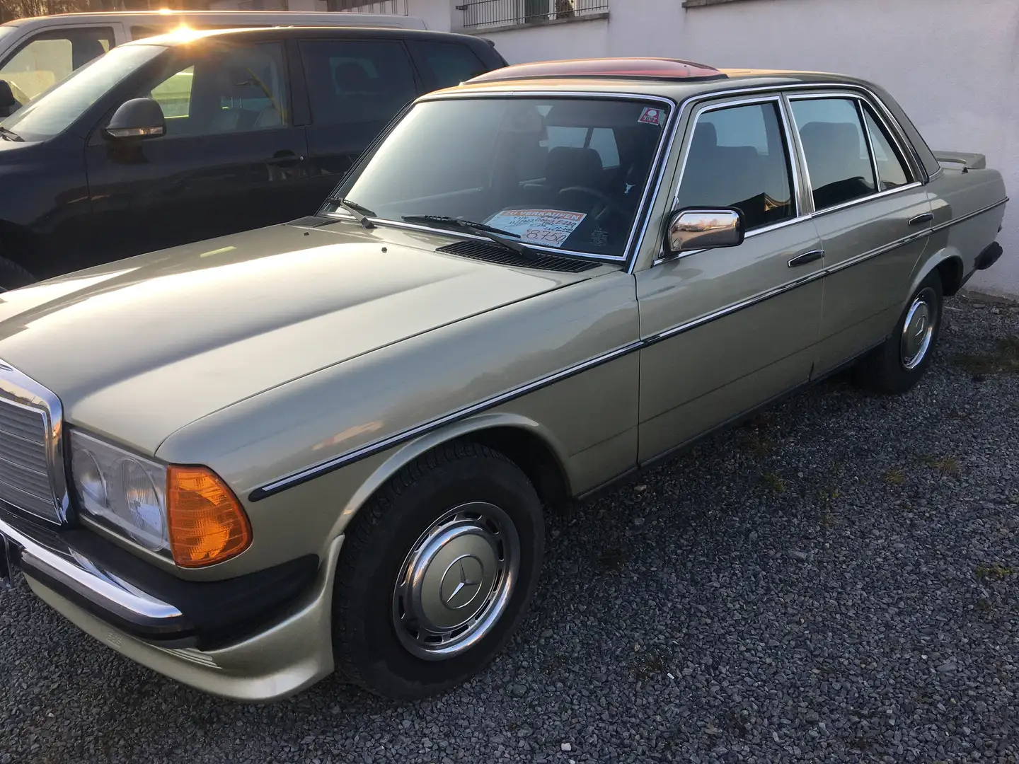 Mercedes-Benz 230 E Grün - 1