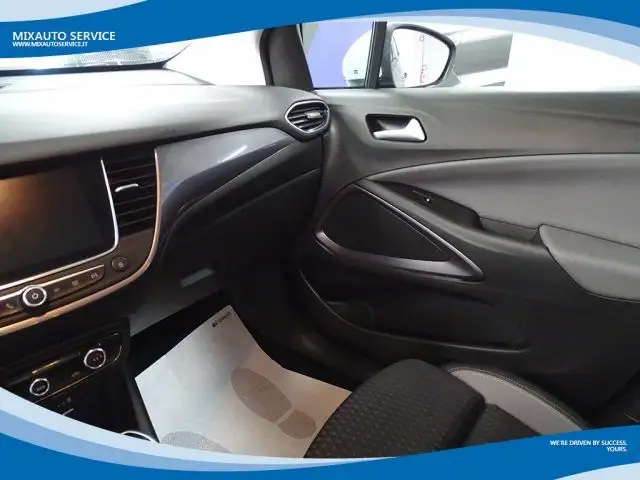 Opel Crossland X view 9