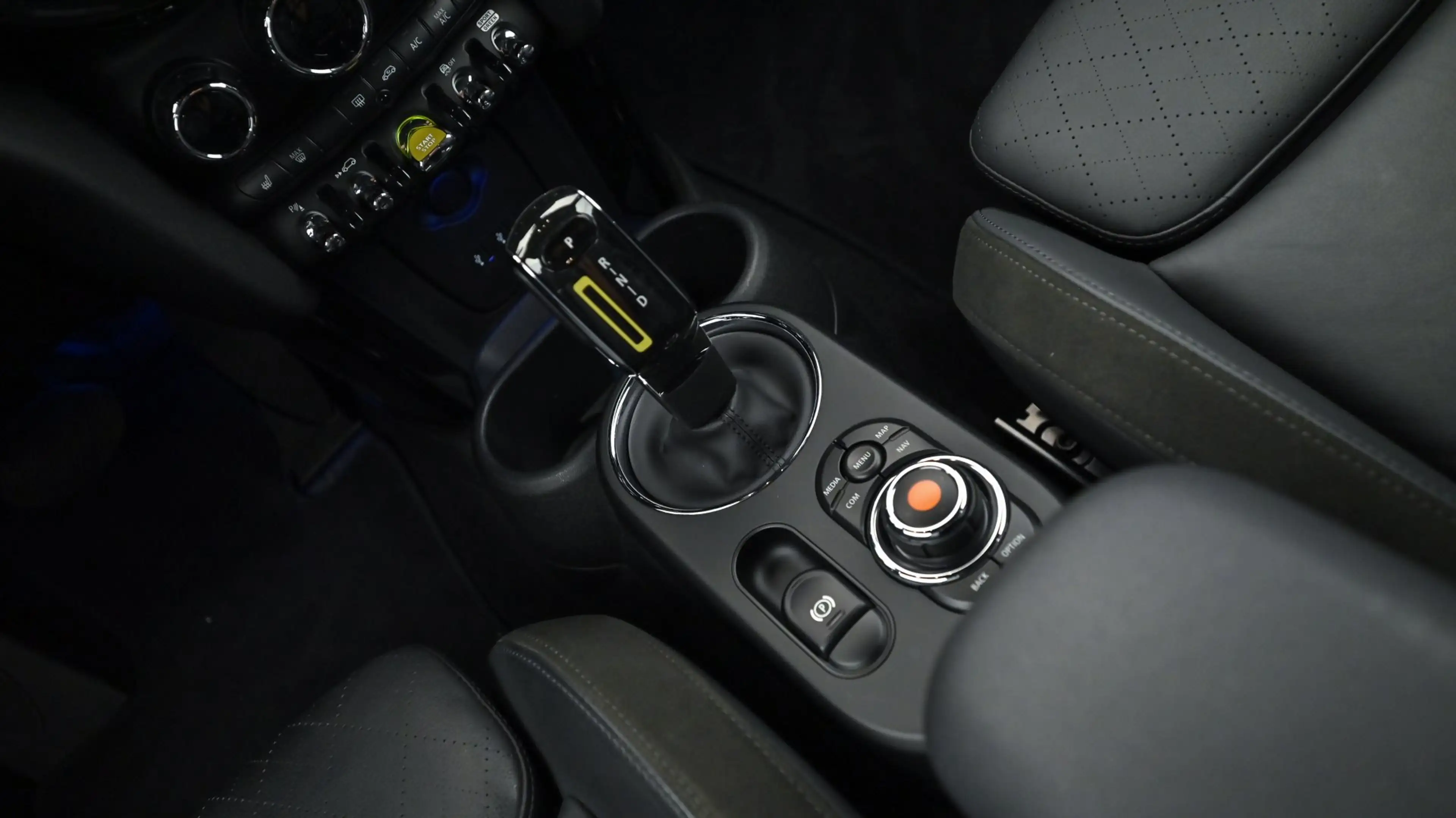 MINI Cooper SE F56 — photo 11