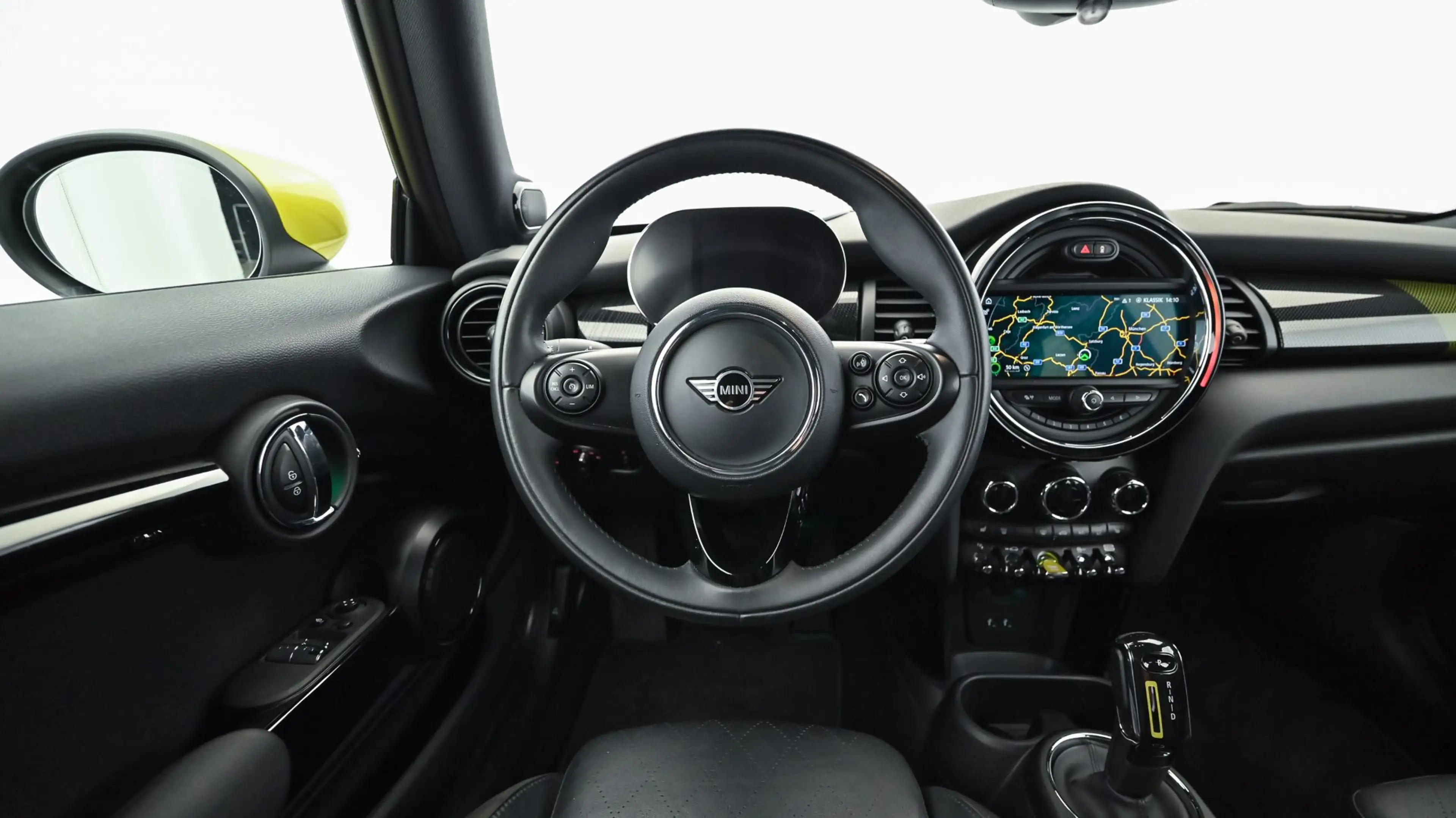 MINI Cooper SE F56 — photo 10